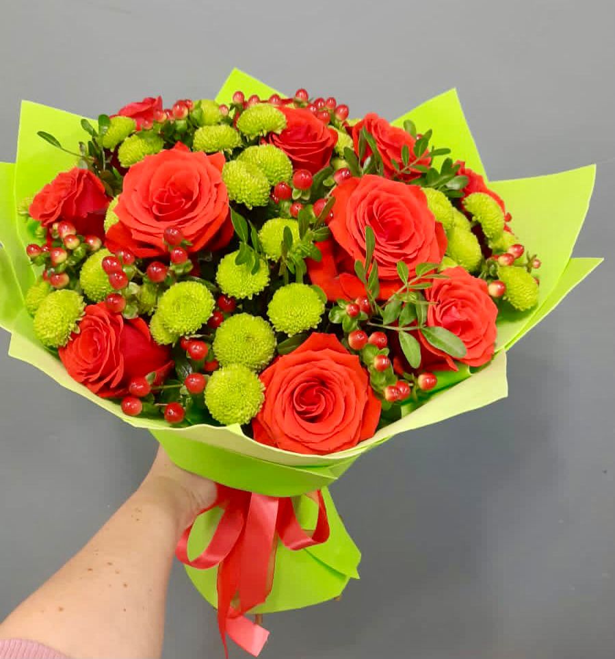 Букет цветов из: Хризантемы и Розы в Виноградном