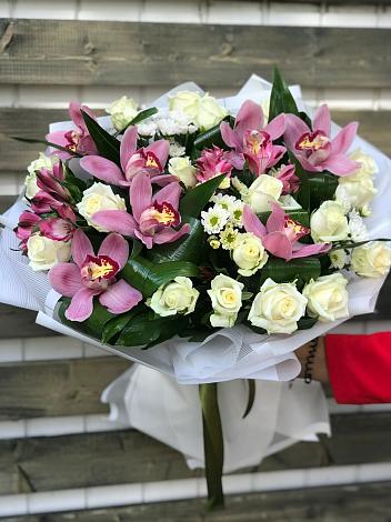 Букет цветов из: Розы и Хризантемы в Виноградном