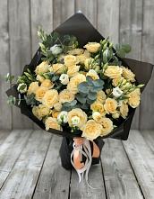 Букет цветов из:  Розы и Лизиантусы в Виноградном
