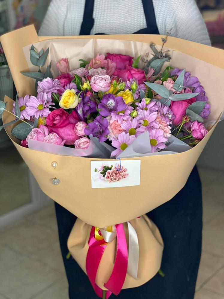 Букет цветов из: Хризантемы, Гвоздики и Альстромерии в Виноградном