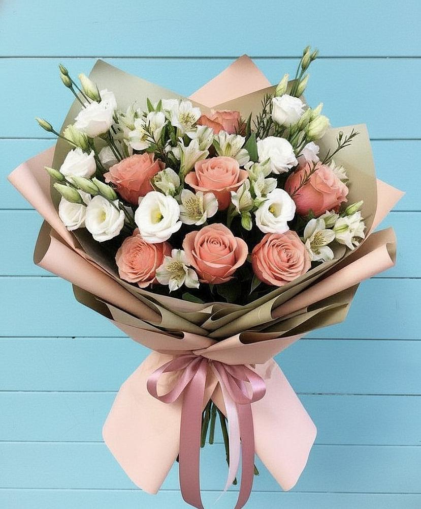 Букет цветов из: Розы, Альстромерии и Лизиантусы в Виноградном