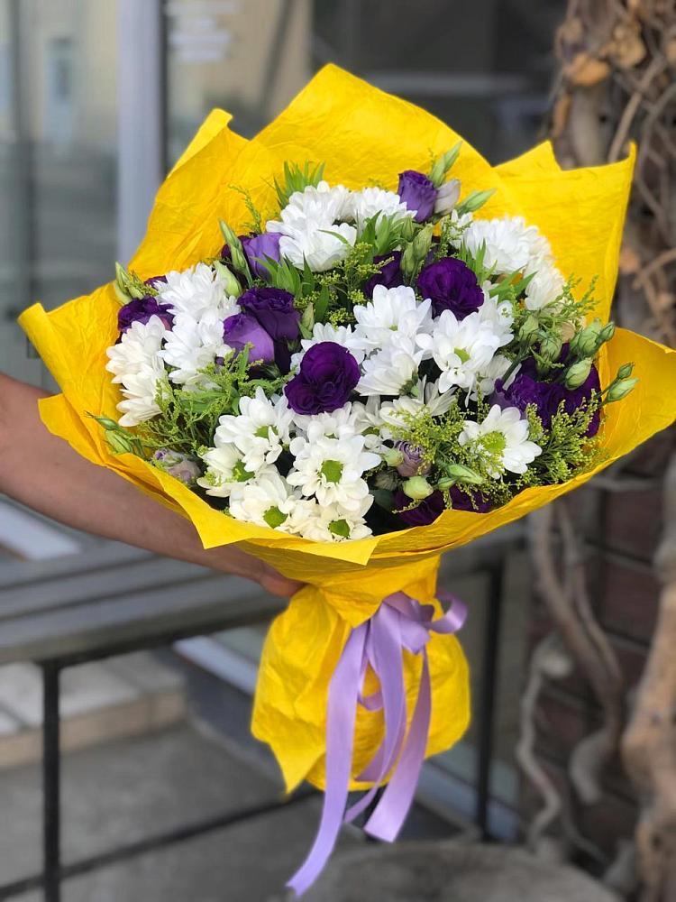 Букет цветов из: Ирисы, Хризантемы и Ромашки в Виноградном