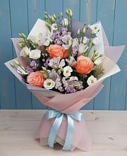 Букет цветов из:  Лизиантусы, Розы, Альстромерии и Гипсофила в Виноградном