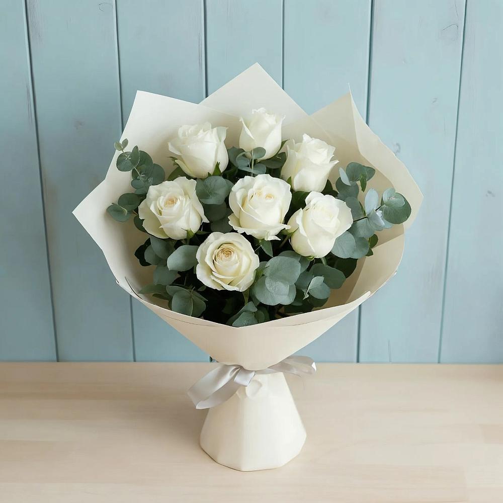 Букет Белые розы в Эвкалипте в Виноградном