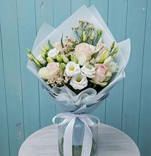 Букет цветов из:  Розы и Лизиантусы в Виноградном