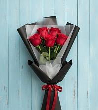 Букет цветов из:  Розы в Виноградном