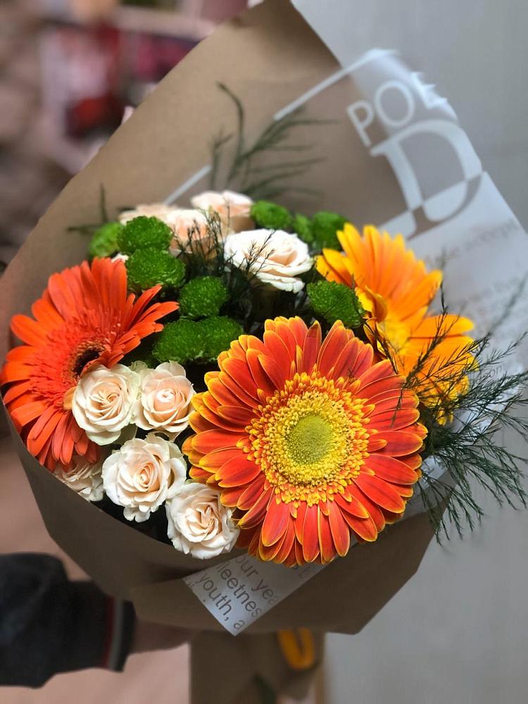 Букет цветов из: Герберы, Хризантемы и Розы в Виноградном