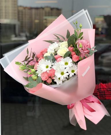 Букет цветов из: Розы, Лизиантусы и Хризантемы в Виноградном